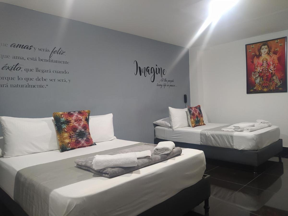 Hotel Aura Medellín Extérieur photo